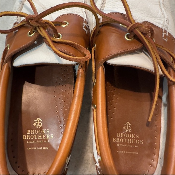 Brooks Brothers White and Brown Boat Shoes Classic Nautical Design - Picture 7 of 9